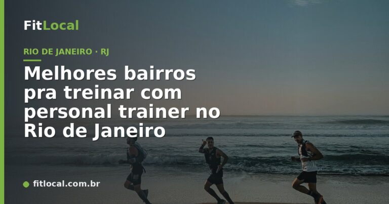 Corredores na praia ao amanhecer — melhores bairros pra treinar com personal trainer no Rio