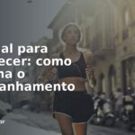 Mulher correndo em rua urbana — personal para emagrecer com acompanhamento