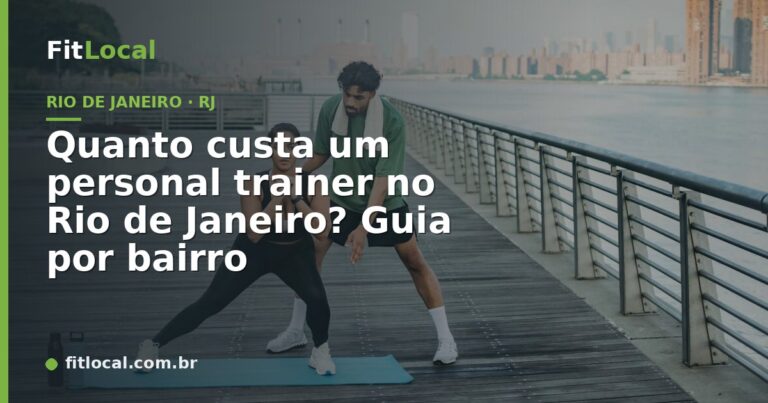 Personal trainer auxiliando aluna na orla com skyline ao fundo — Rio de Janeiro