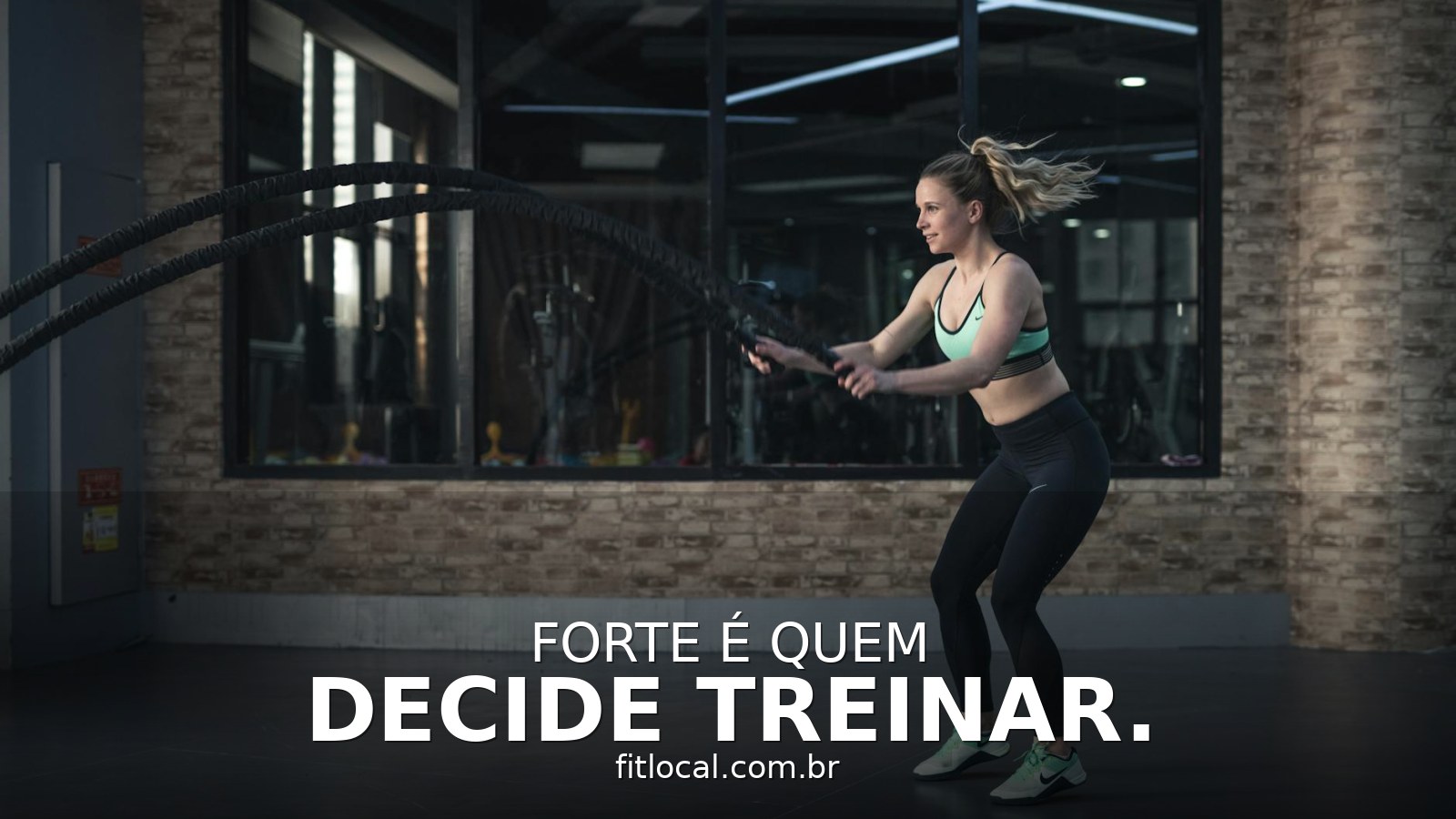 Treino feminino com acompanhamento